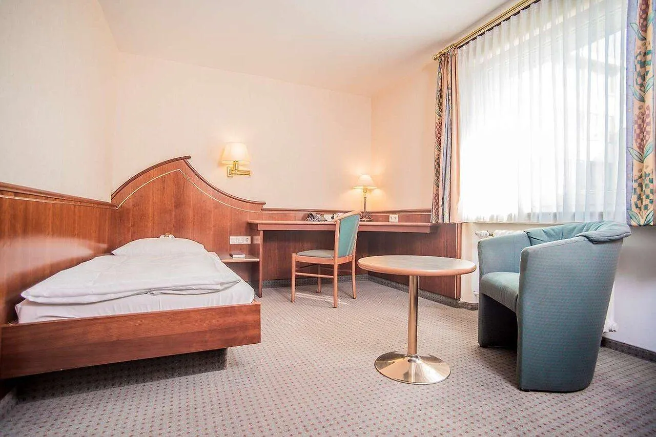Hotel Wartburg Stuttgart 3*,