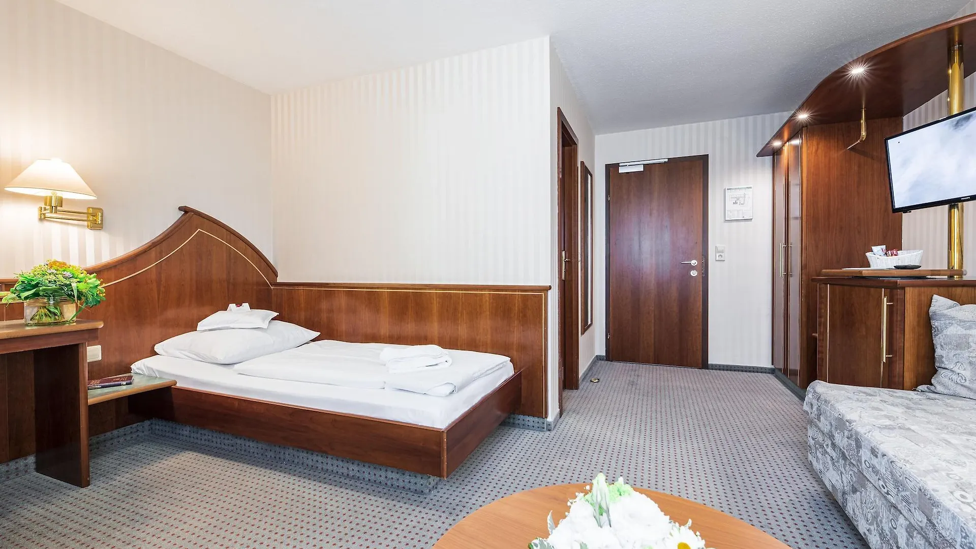 ***  Hotel Wartburg Stuttgart Almanya